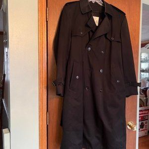 EUC Black London Towne Trench Coat 40 Regular